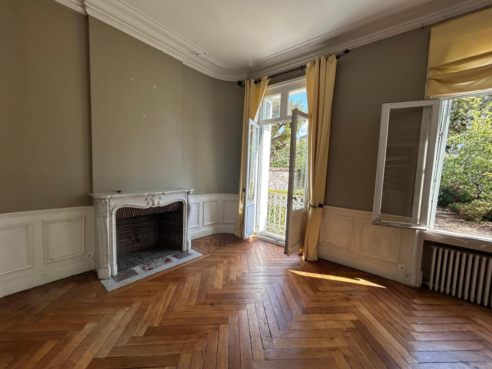 Visuel 2 maison 8 pièces 214.65 m2 Tours