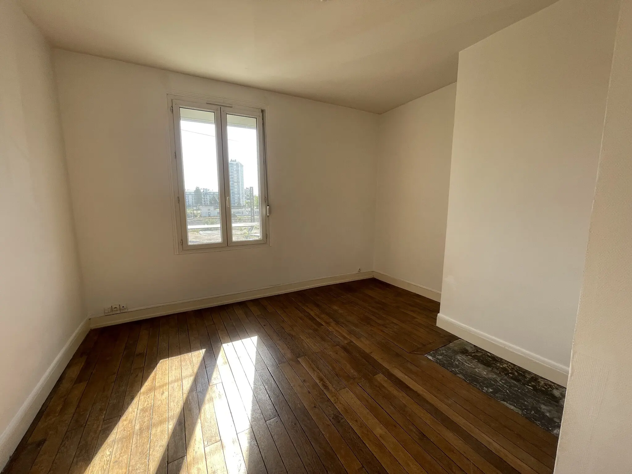 Visuel 2 immeuble 185 m2 Tours