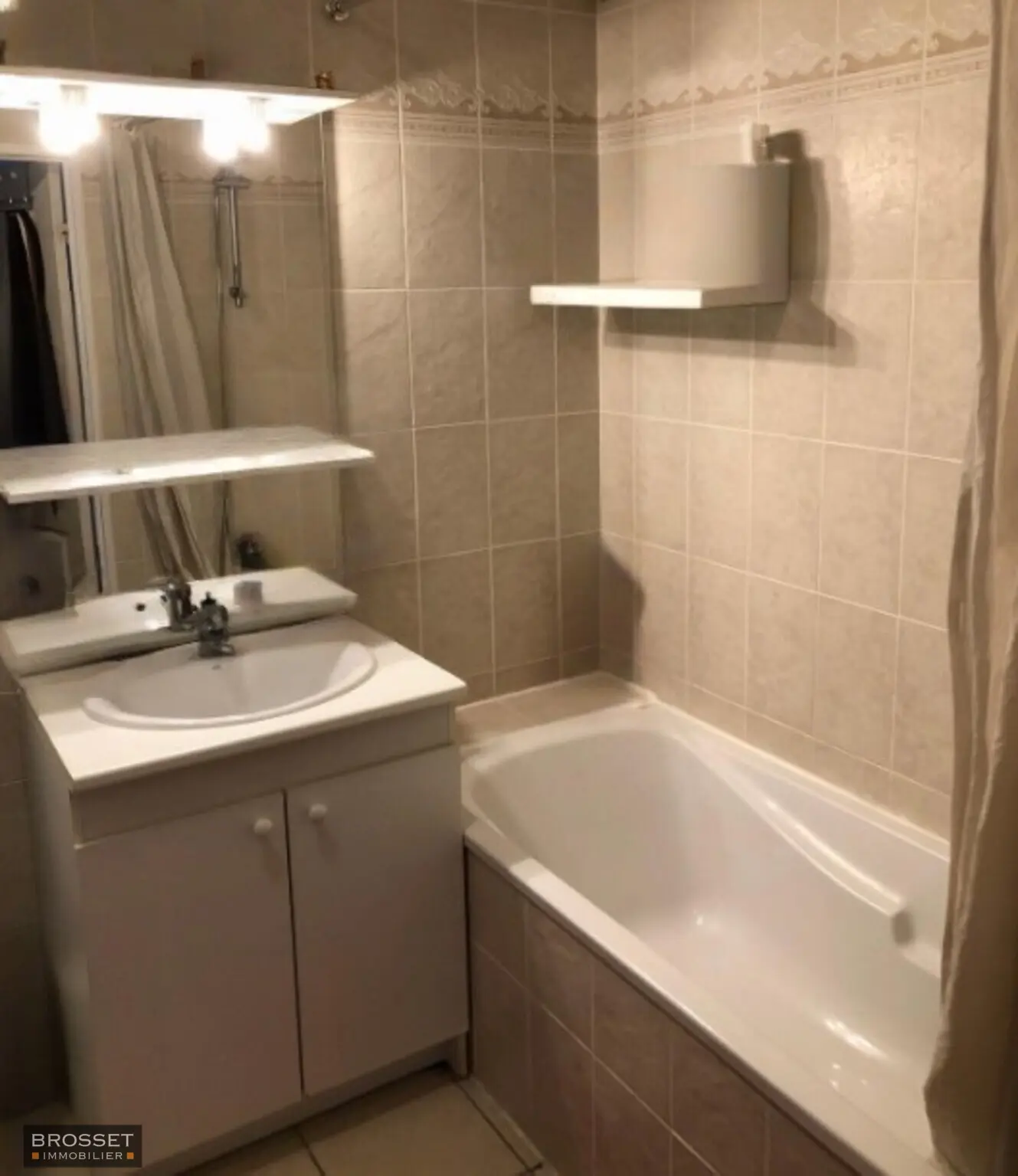 Visuel 7 appartement 4 pièces 93.6 m2 Saint-Cyr-sur-Loire Visuel 7 appartement 4 pièces 93.6 m2 Saint-Cyr-sur-Loire