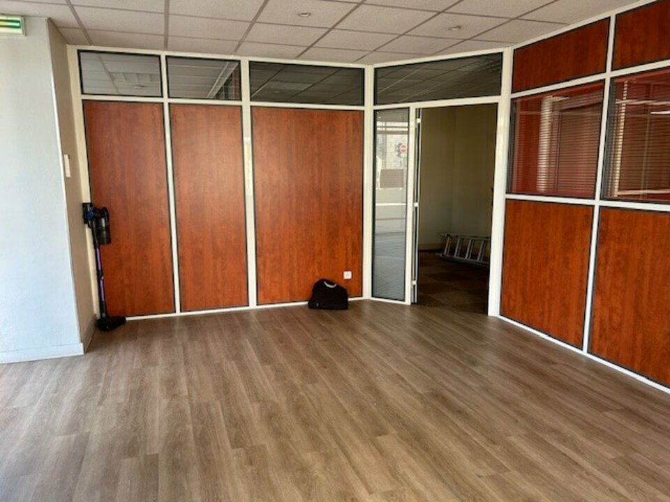 Visuel 2 LOCAL COMMERCIAL 90 m2 Tours