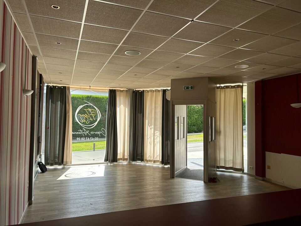 Visuel 3 LOCAL COMMERCIAL 130 m2 Joué-lès-Tours