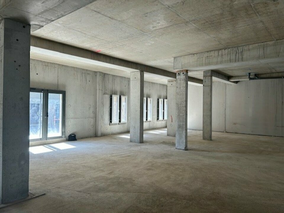 Visuel 4 LOCAL COMMERCIAL 328 m2 La Riche Visuel 4 LOCAL COMMERCIAL 328 m2 La Riche